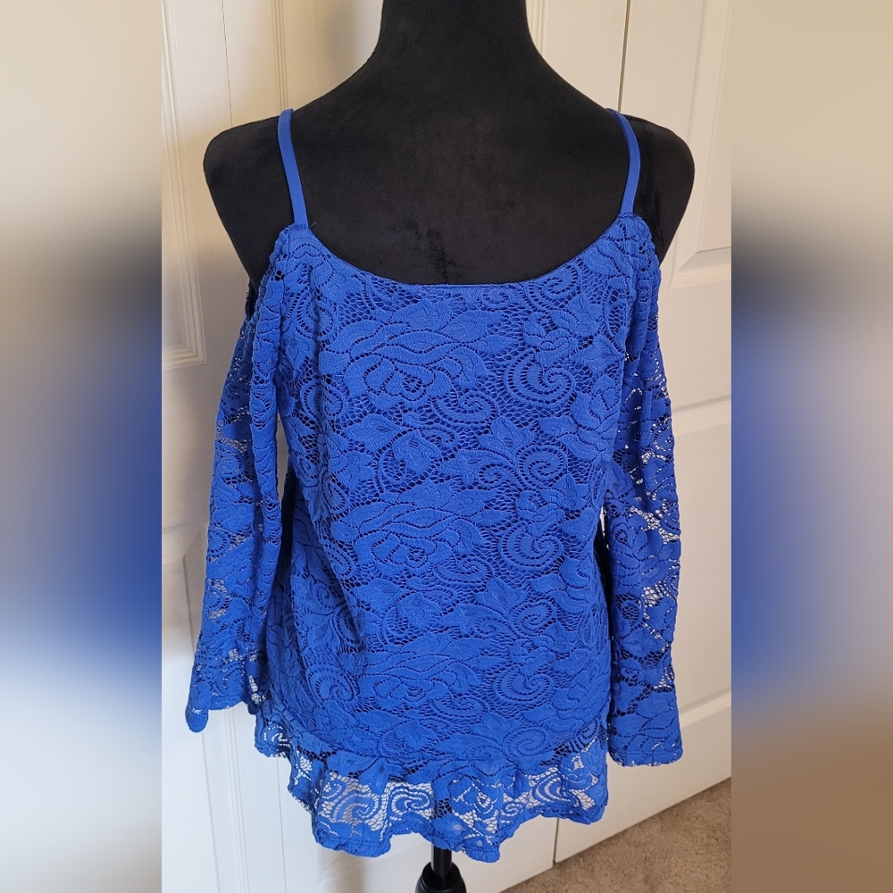 INC. Women's New Blue Lace Cold Shoulder Lined Long Sheer Sleeve Top Size SMALL - Picture 4 of 6
